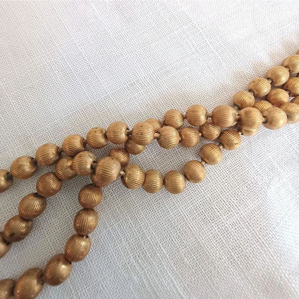 Unbranded gold tone